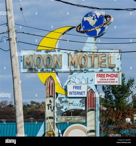 sunny moon motel